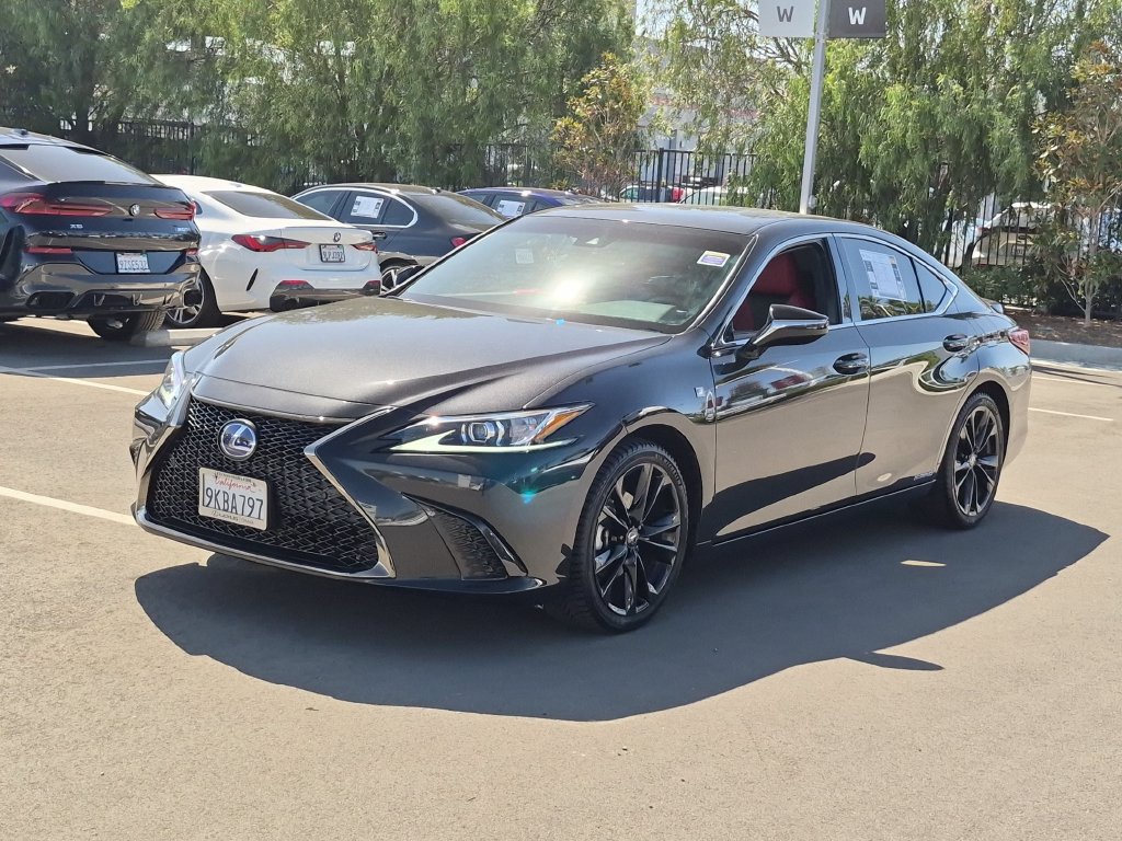 Used 2022 Lexus ES 300h F Sport w/ Accessory Package 2 FWD image 2