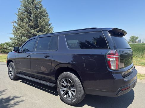 Used 2023 Chevrolet Suburban Z71 w/ Luxury Package image 8