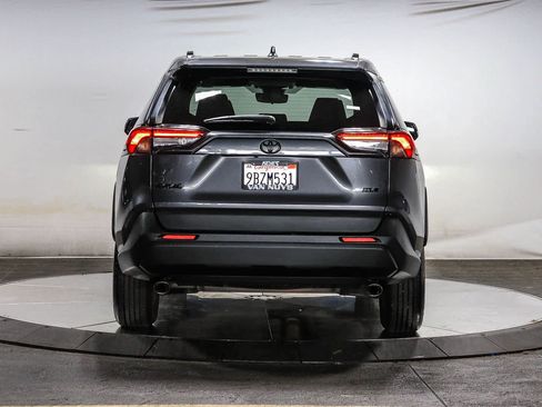 Certified 2022 Toyota RAV4 XLE w/ Convenience Package FWD image 4