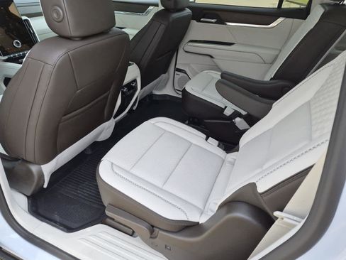 New 2026 GMC Acadia Denali w/ Super Cruise Package image 7