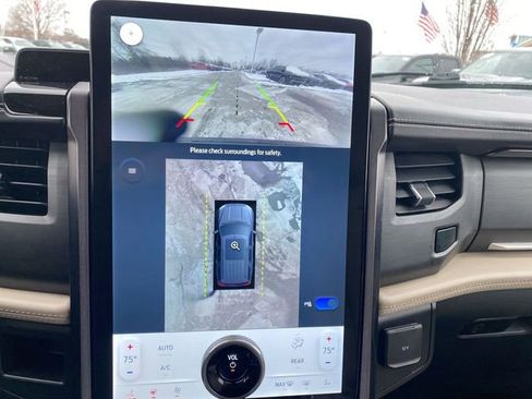 Used 2022 Ford Expedition Max Platinum image 14