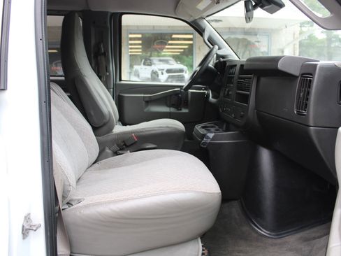 Used 2019 Chevrolet Express 3500 LT w/ LT Preferred Equipment Group RWD image 14