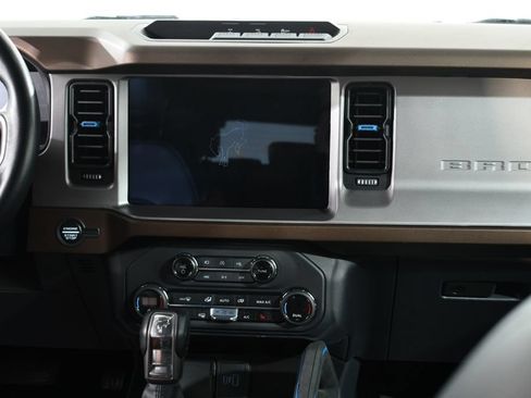 Used 2023 Ford Bronco Outer Banks AWD/4WD image 9