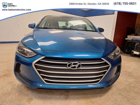 Used 2017 Hyundai Elantra SE image 32
