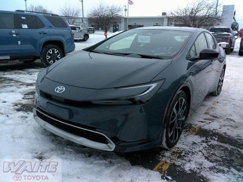 New 2026 Toyota Prius Plug-In Hybrid image 5