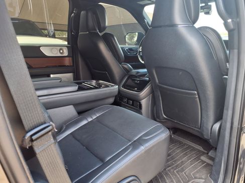 Used 2023 Lincoln Navigator Reserve AWD/4WD image 11