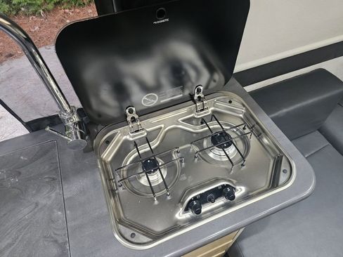 Used 2019 Mercedes-Benz Sprinter 144 image 33