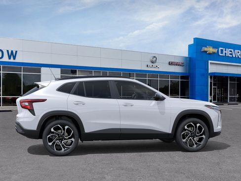 New 2026 Chevrolet Trax RS image 5