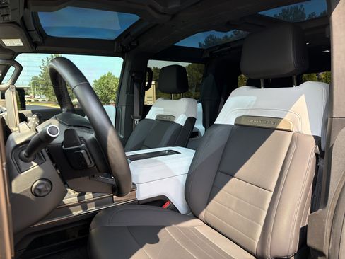 Used 2024 GMC Hummer EV 3X w/ LPO, Illumination Package AWD/4WD image 7