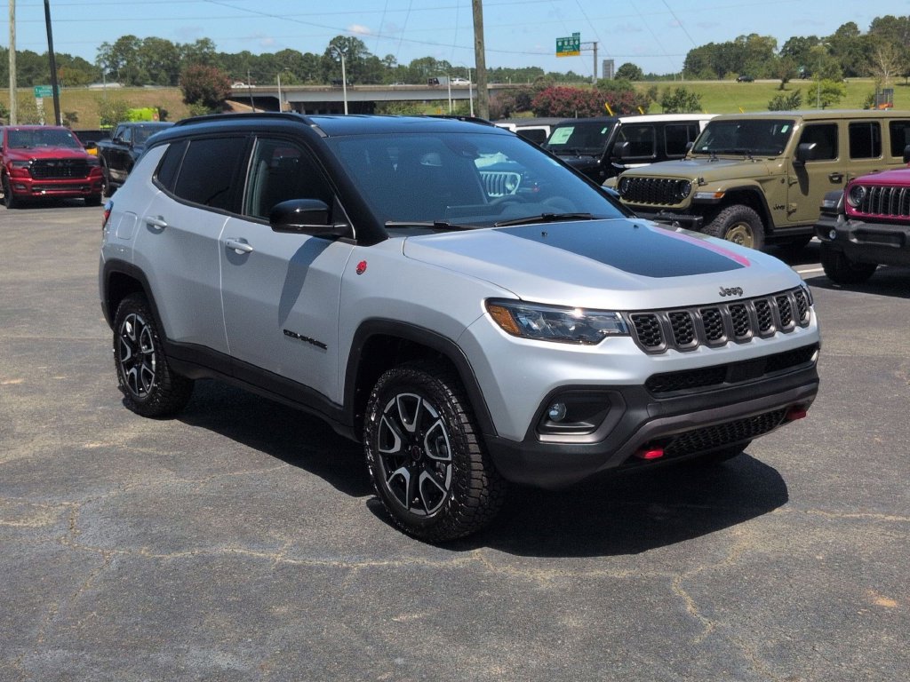 New 2026 Jeep Compass Trailhawk AWD/4WD image 2