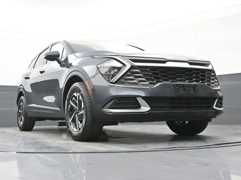 Used 2023 Kia Sportage LX image 41