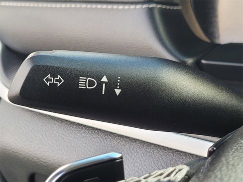 Used 2023 Jeep Grand Cherokee L Laredo image 29