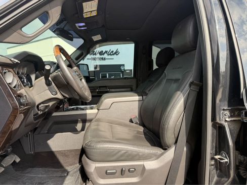 Used 2014 Ford F250 Platinum w/ FX4 Off-Road Package AWD/4WD image 5