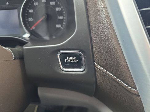 Used 2018 GMC Acadia SLT image 16