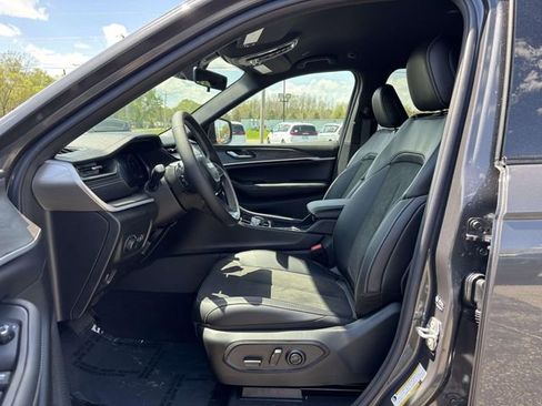 New 2026 Jeep Grand Cherokee Altitude AWD/4WD image 4