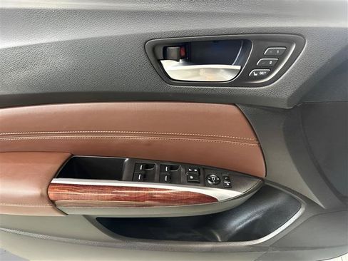 Used 2015 Acura TLX w/ Technology Package FWD image 8