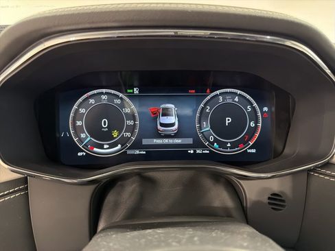 New 2026 Jaguar F-PACE R-Dynamic S image 15