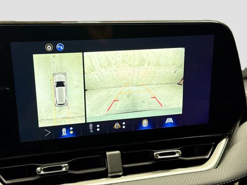 New 2026 Chevrolet Equinox LT w/ Convenience Package II image 16