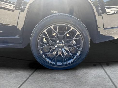 Used 2025 Jeep Grand Cherokee L Summit AWD/4WD image 32