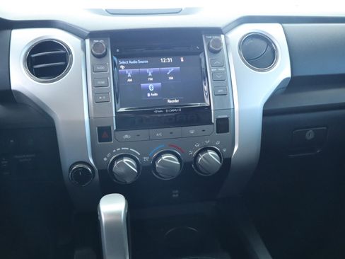Used 2017 Toyota Tundra SR5 image 25