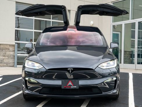 Used 2024 Tesla Model X AWD/4WD image 4