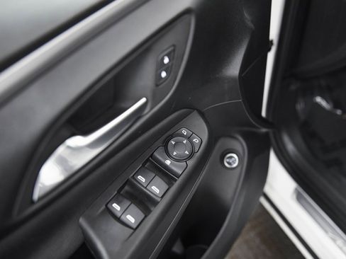 Used 2025 Buick Envista Avenir image 10