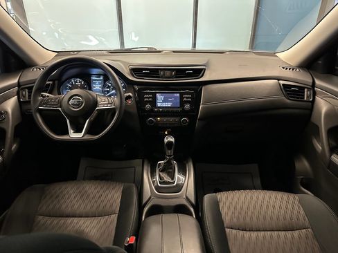 Used 2017 Nissan Rogue SV FWD image 9