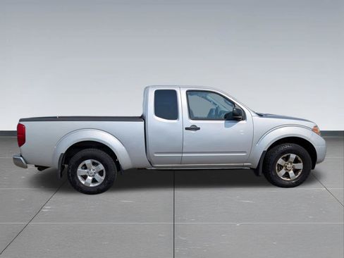 Used 2013 Nissan Frontier SV w/ SV Value Truck Pkg AWD/4WD image 6
