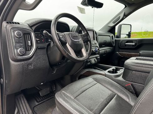 Used 2021 GMC Sierra 2500 Denali w/ Denali Black Diamond Edition image 13