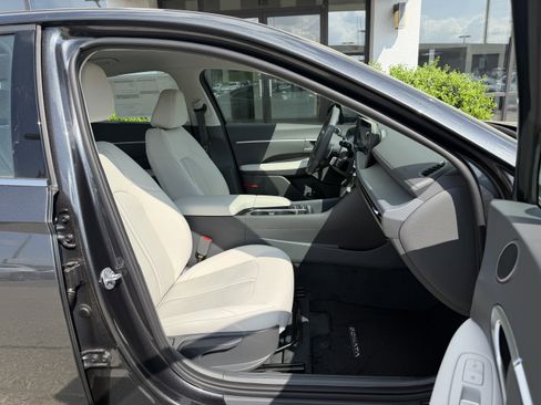 New 2026 Hyundai Sonata SEL AWD/4WD image 17