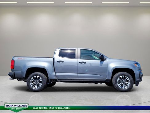 Used 2021 Chevrolet Colorado Z71 AWD/4WD image 2