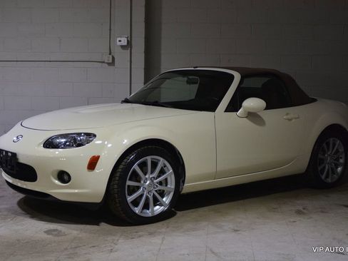 Used 2006 MAZDA MX-5 Miata Grand Touring image 18