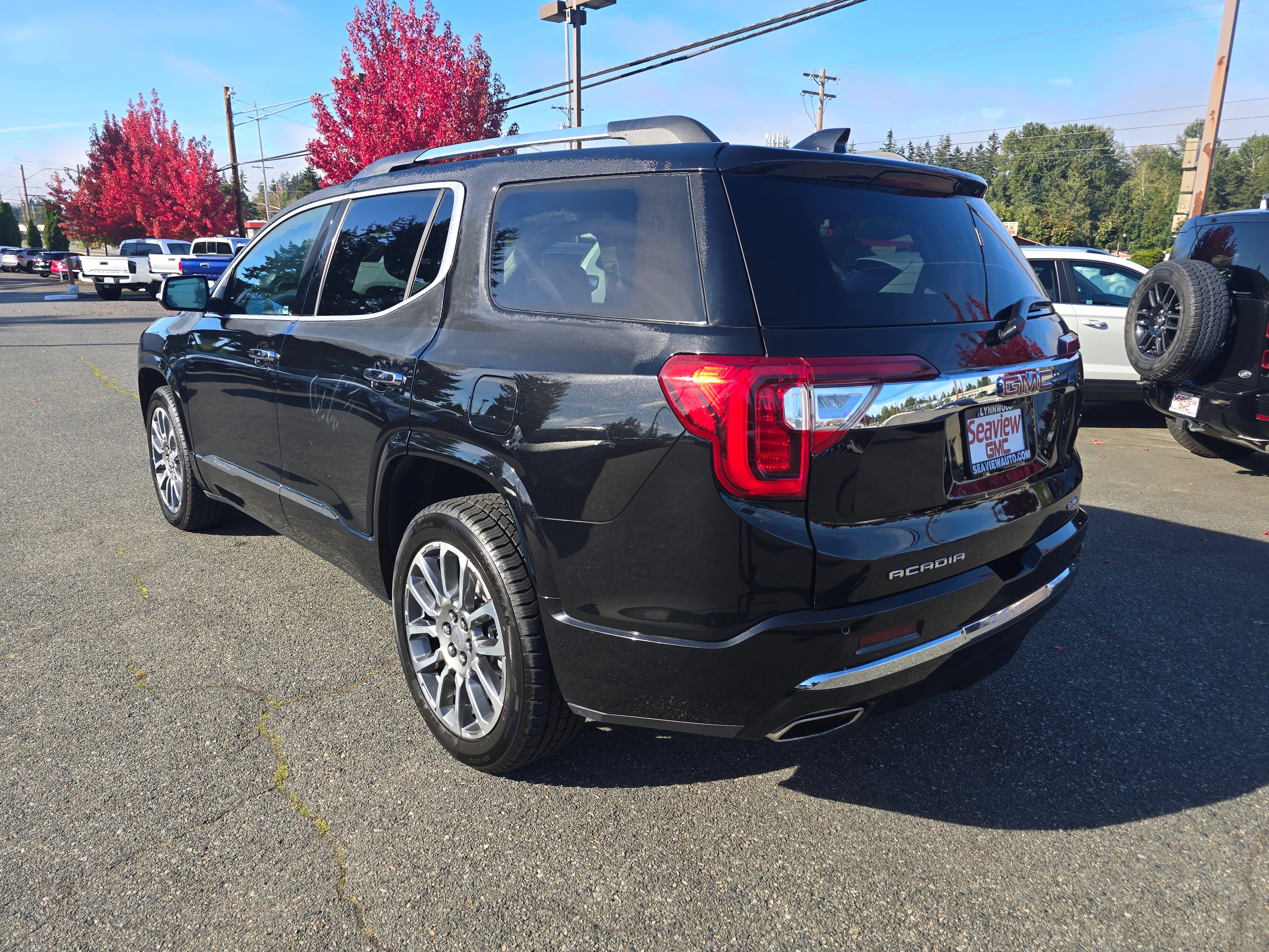 Used 2022 GMC Acadia Denali w/ Denali Ultimate Package AWD/4WD image 5