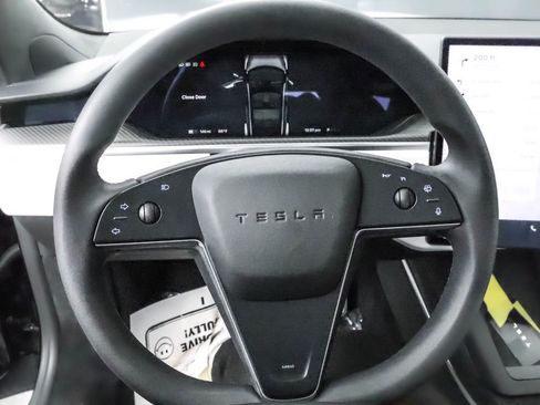 Used 2023 Tesla Model S Plaid image 11