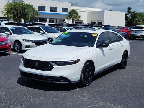 Certified 2025 Honda Accord SE image 27