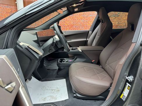 Used 2026 BMW iX xDrive45 image 22