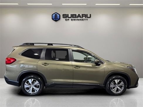 Used 2024 Subaru Ascent Premium w/ Convenience Package image 6