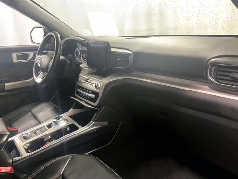 Used 2023 Ford Explorer XLT w/ Equipment Group 202A image 14