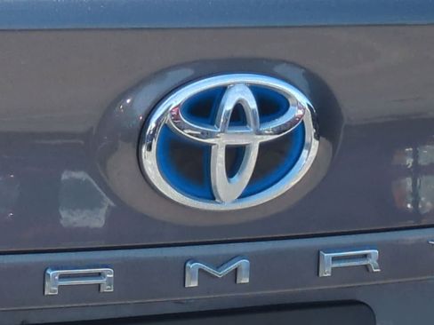 Used 2018 Toyota Camry XLE w/ Audio Package FWD image 11