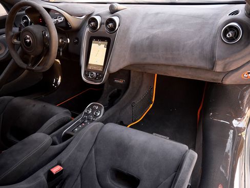 Used 2019 McLaren 600LT RWD image 10
