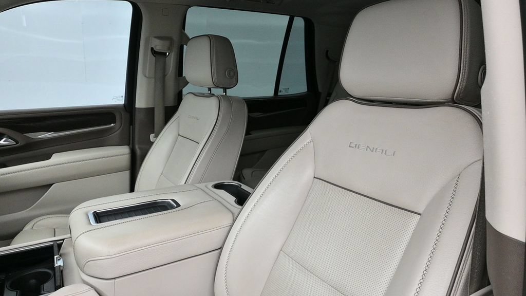 Used 2023 GMC Yukon Denali RWD image 4