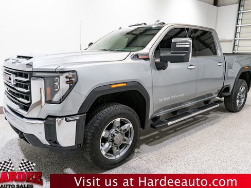 Used 2025 GMC Sierra 2500 SLT w/ SLT Premium Package image 2