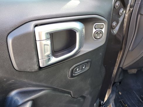 Used 2018 Jeep Wrangler Unlimited Sport S image 23