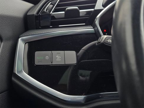 Used 2021 Audi Q3 2.0T Premium Plus w/ Premium Plus Package image 31