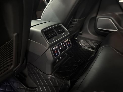 Used 2022 Audi RS 6 quattro w/ Black Optic Package image 22