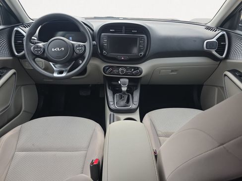 Certified 2025 Kia Soul LX w/ LX Technology Package FWD image 2