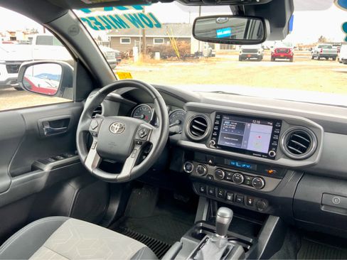 Used 2023 Toyota Tacoma TRD Off-Road w/ Technology Package image 36