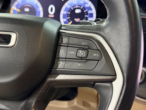 Used 2021 Jeep Grand Cherokee L Limited w/ Luxury Tech Group II AWD/4WD image 25