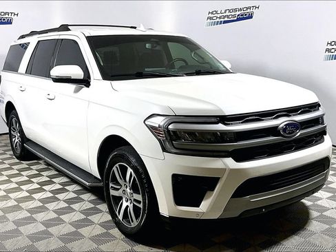 Used 2022 Ford Expedition Max XLT RWD image 3