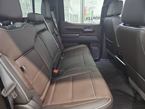 Used 2024 GMC Sierra 1500 Denali w/ Denali Reserve Package AWD/4WD image 32